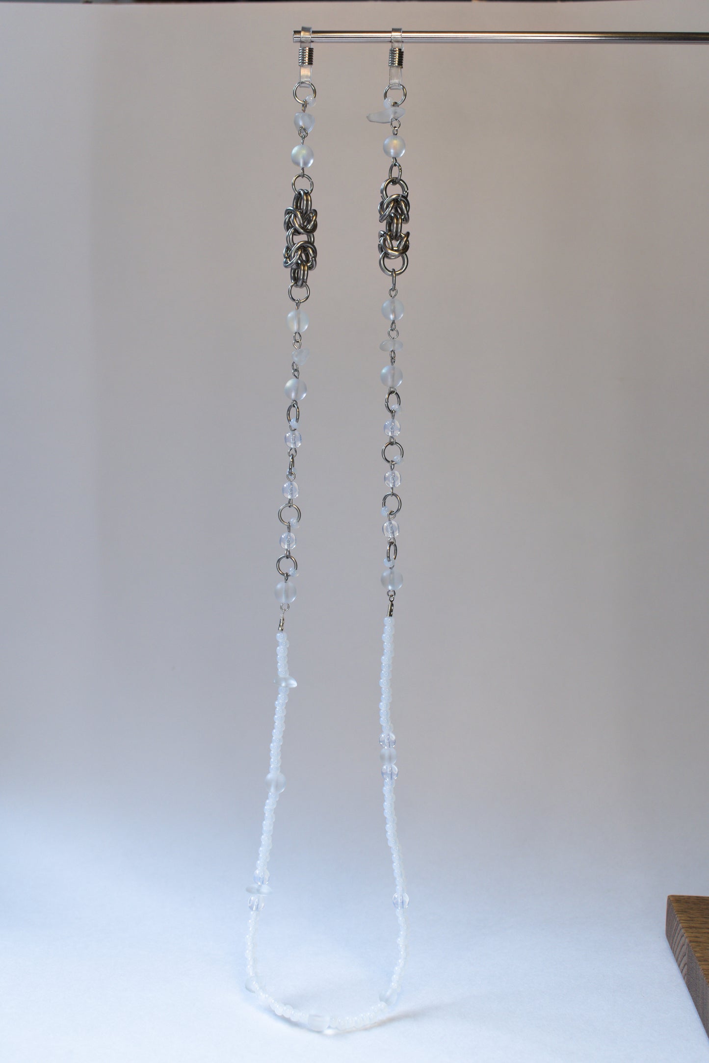 shimmer glasses chain