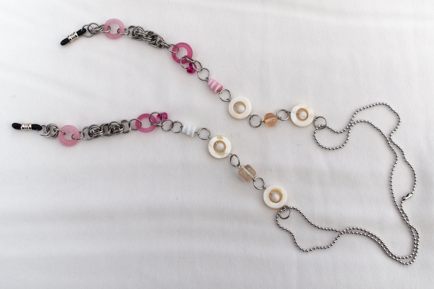 V33 - Pink Shell Glasses Chain